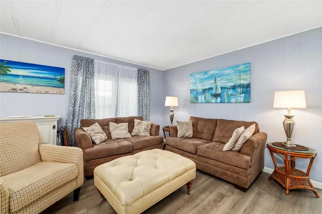 $105,000 | 808 53rd Avenue East, Unit 194F, Bradenton, FL 34203