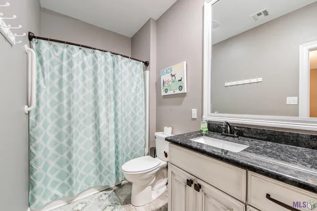 $1,125,000 | 2394 Highway 1, Grand Isle, LA 70358