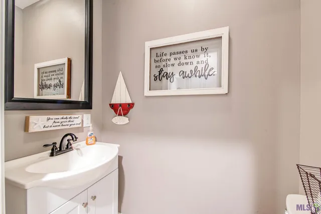 $1,125,000 | 2394 Highway 1, Grand Isle, LA 70358