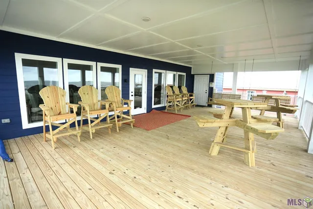 $1,125,000 | 2394 Highway 1, Grand Isle, LA 70358