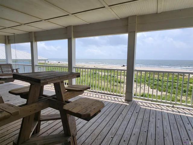 $1,125,000 | 2394 Highway 1, Grand Isle, LA 70358