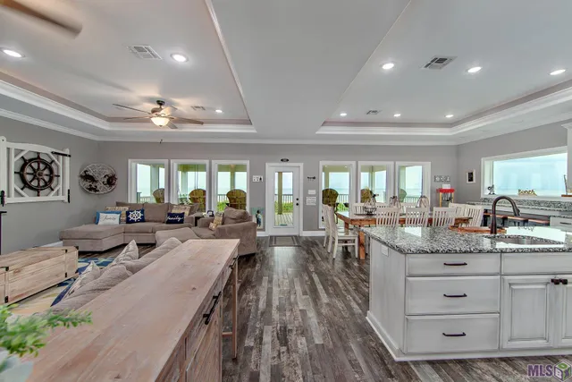 $1,125,000 | 2394 Highway 1, Grand Isle, LA 70358