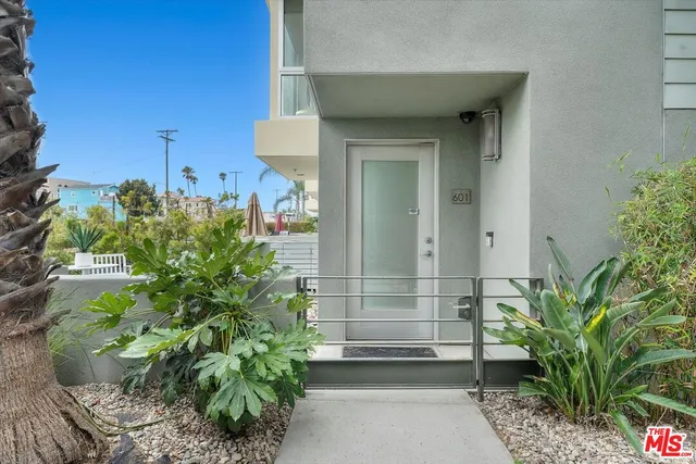 $2,100,000 | 310 Washington Boulevard, Unit 601, Marina del Rey, CA 90292