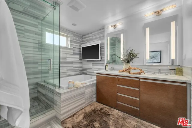 $2,100,000 | 310 Washington Boulevard, Unit 601, Marina del Rey, CA 90292