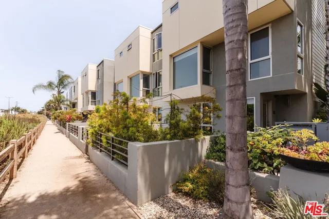 $2,100,000 | 310 Washington Boulevard, Unit 601, Marina del Rey, CA 90292