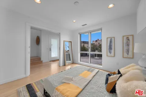 $2,100,000 | 310 Washington Boulevard, Unit 601, Marina del Rey, CA 90292