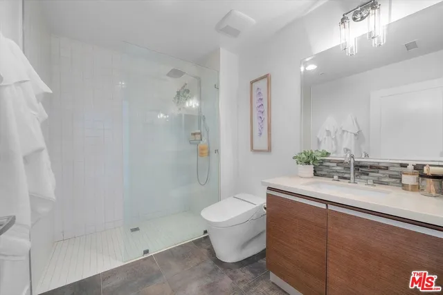 $2,100,000 | 310 Washington Boulevard, Unit 601, Marina del Rey, CA 90292