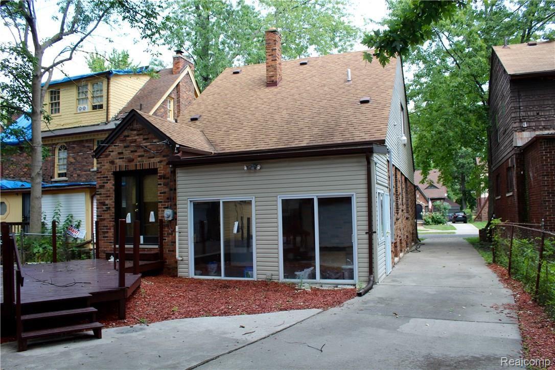 5759 Yorkshire Road Detroit, MI 48224 - Photo 6 of 29 img_0393.jpg