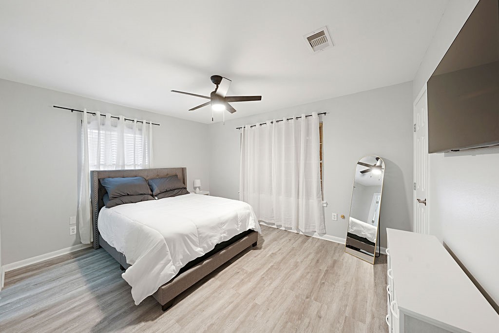 614 Gilpin Street Houston, TX 77034 - Photo 11 of 27 View of the primary bedroom as you enter the room.