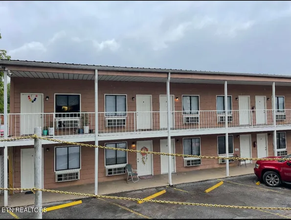 $800 | 215 East Race Street, Unit 5, Kingston, TN 37763