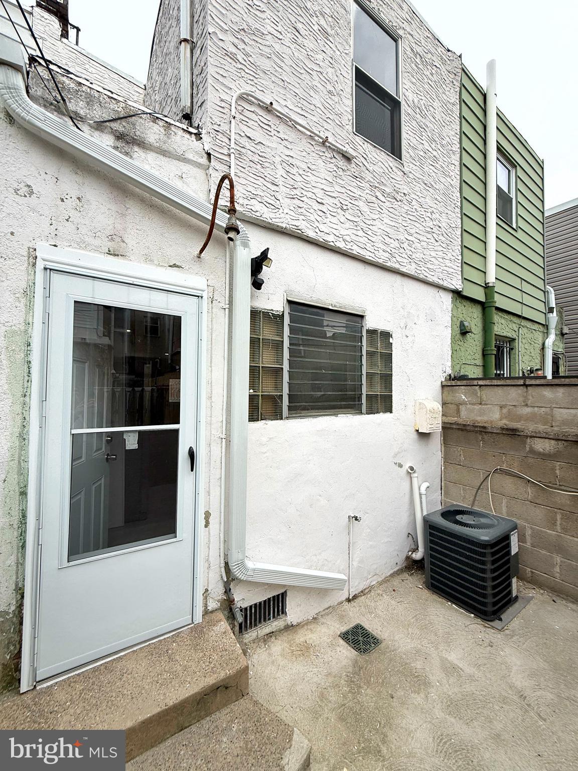 1114 Mercy Street Philadelphia, PA 19148 - Photo 16 of 35 a view of a house with a large window