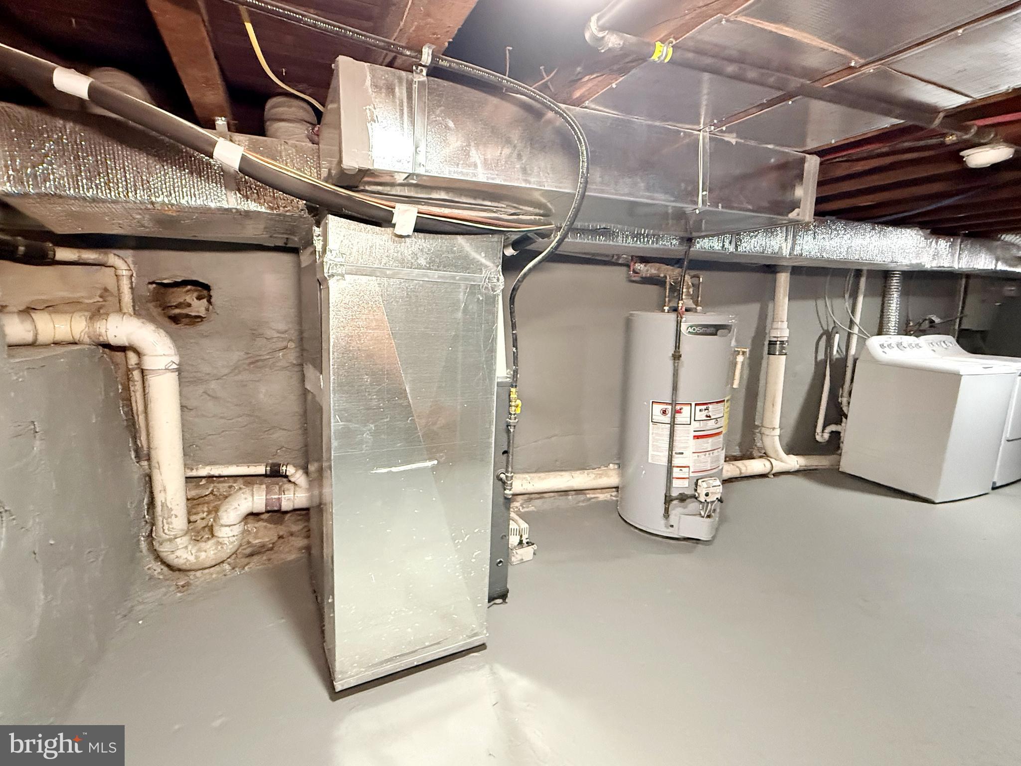 1114 Mercy Street Philadelphia, PA 19148 - Photo 19 of 35 a view of a room with refrigerator