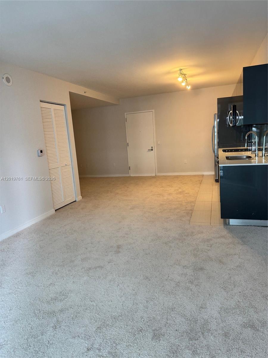 31 Southeast 6th Street, Unit 2004 Miami, FL 33131 - Photo 13 of 19