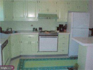 121 Spring Valley Road Darby, PA 19023 - Photo 4 of 5