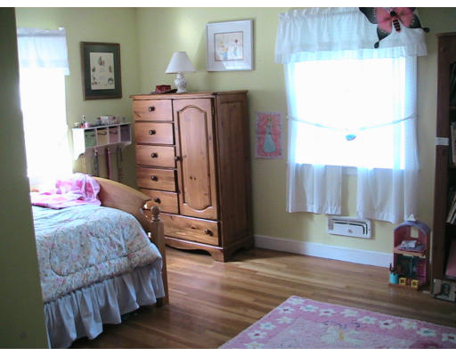 125 Elmwood Road Wellesley, MA 02481 - Photo 15 of 17