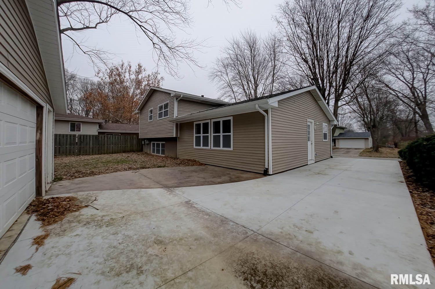 4005 South Milan Road Springfield, IL 62703 - Photo 7 of 50