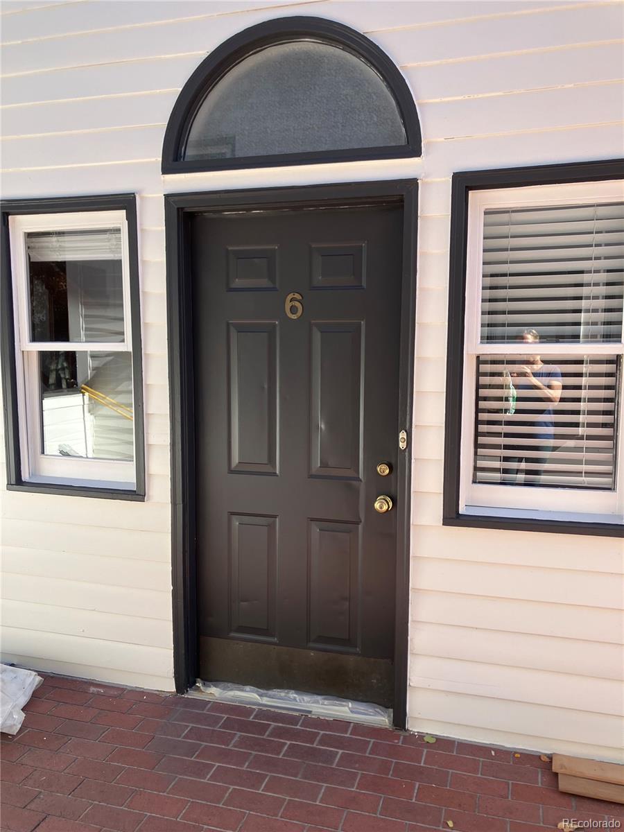 133 South Jackson Street, Unit A6 Denver, CO 80209 - Photo 3 of 19 a view of front door