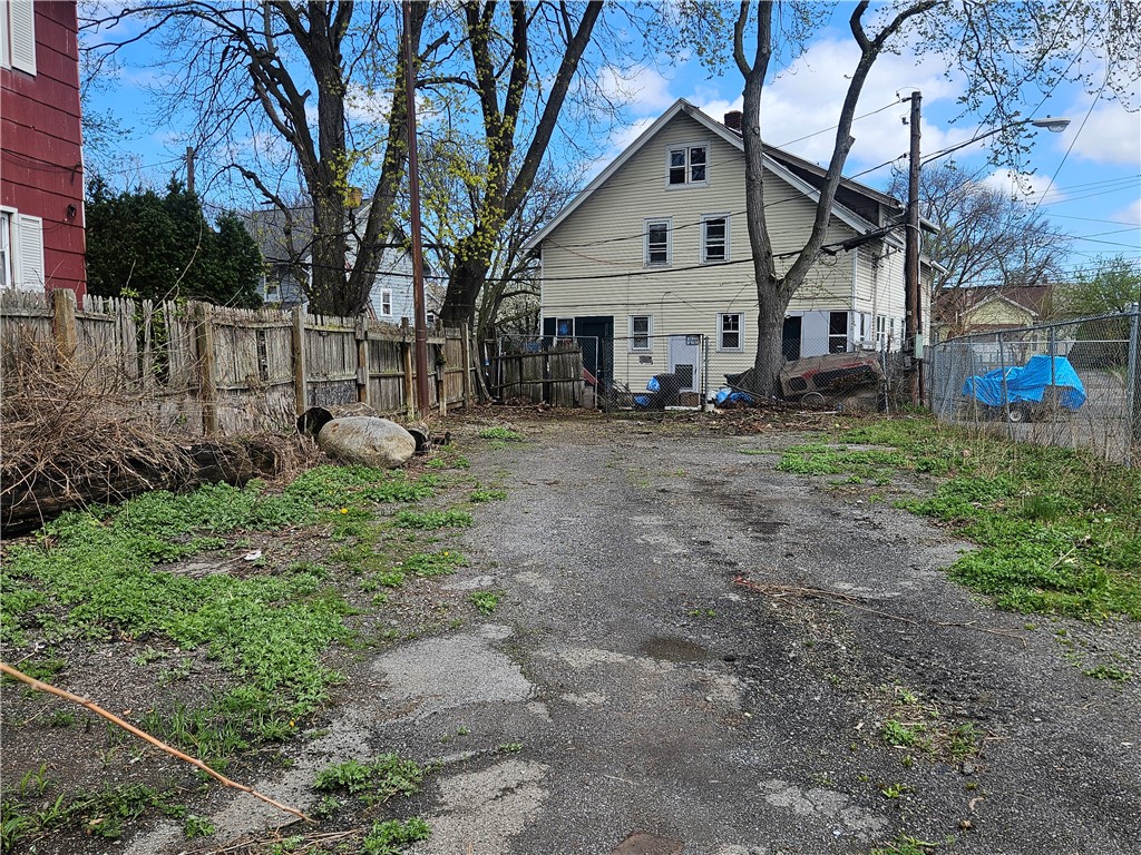 24 Arbutus Street Rochester, NY 14609 - Photo 3 of 14