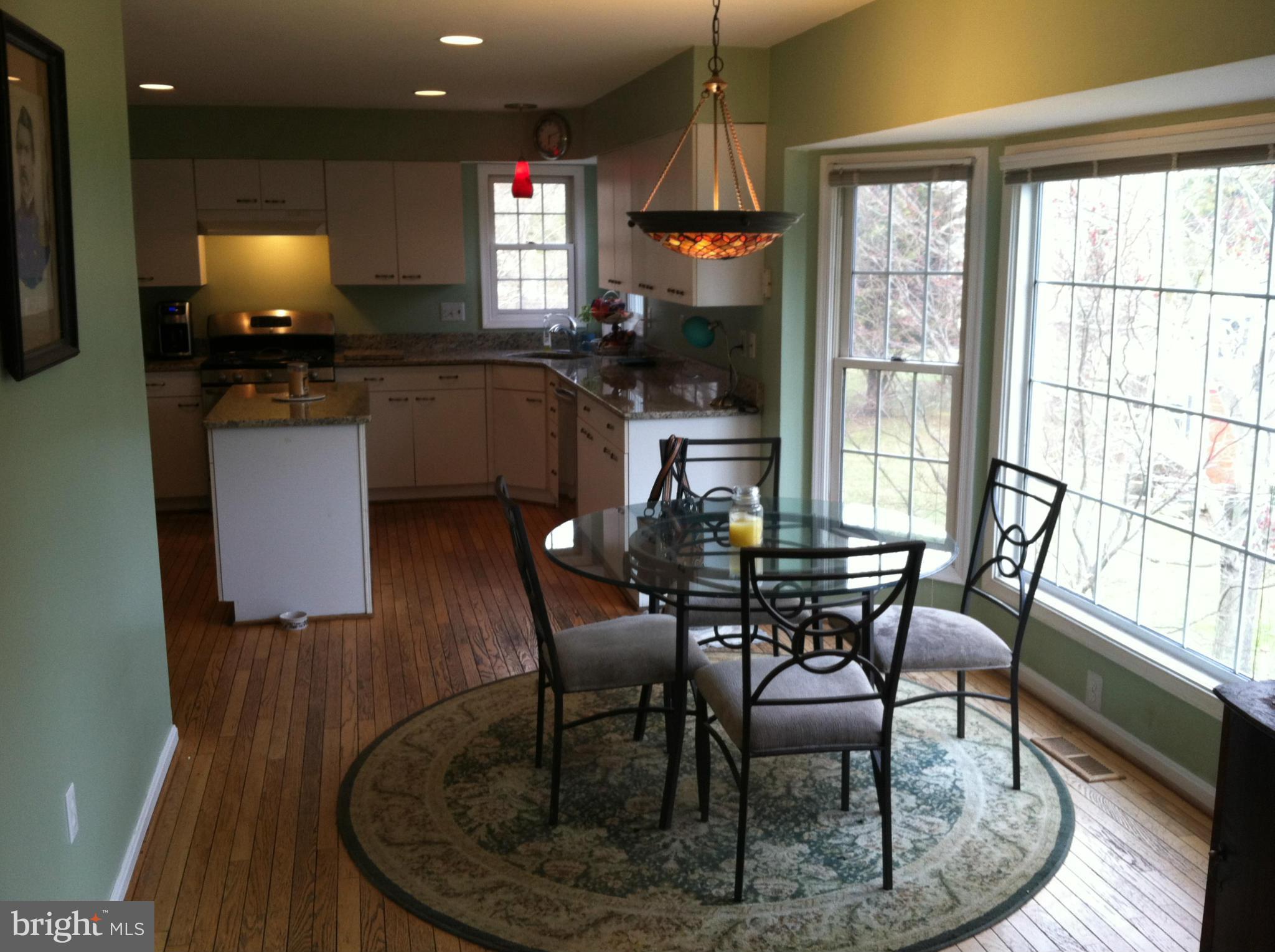 17233 General Custer Way Poolesville, MD 20837 - Photo 8 of 29 Kitchen
