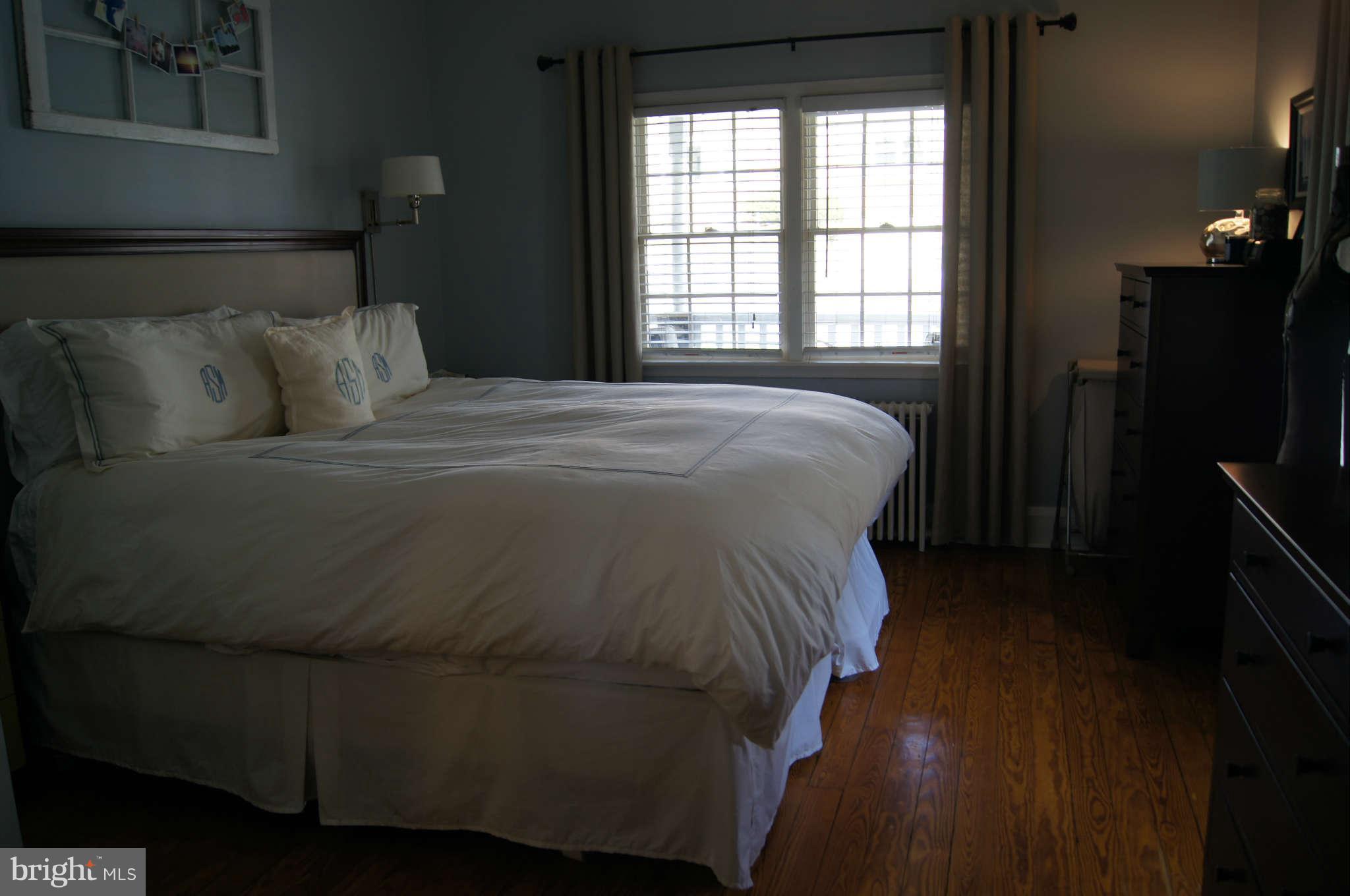 6520 Banbury Road Baltimore, MD 21239 - Photo 18 of 29 master bedroom with walk in closet