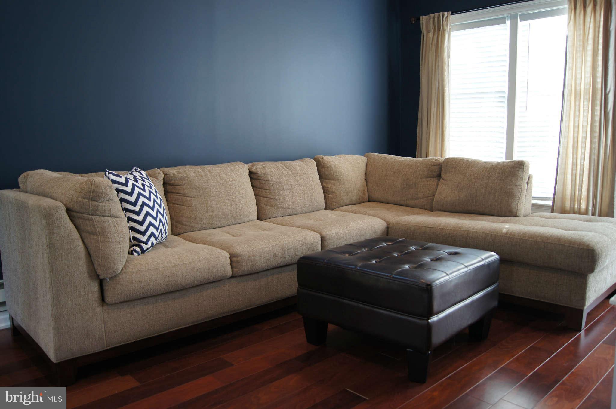 6520 Banbury Road Baltimore, MD 21239 - Photo 22 of 29 Bedroom 3 with doors to deck