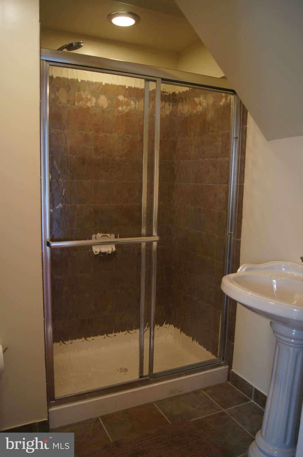 6520 Banbury Road Baltimore, MD 21239 - Photo 24 of 29 Full bath in lower level