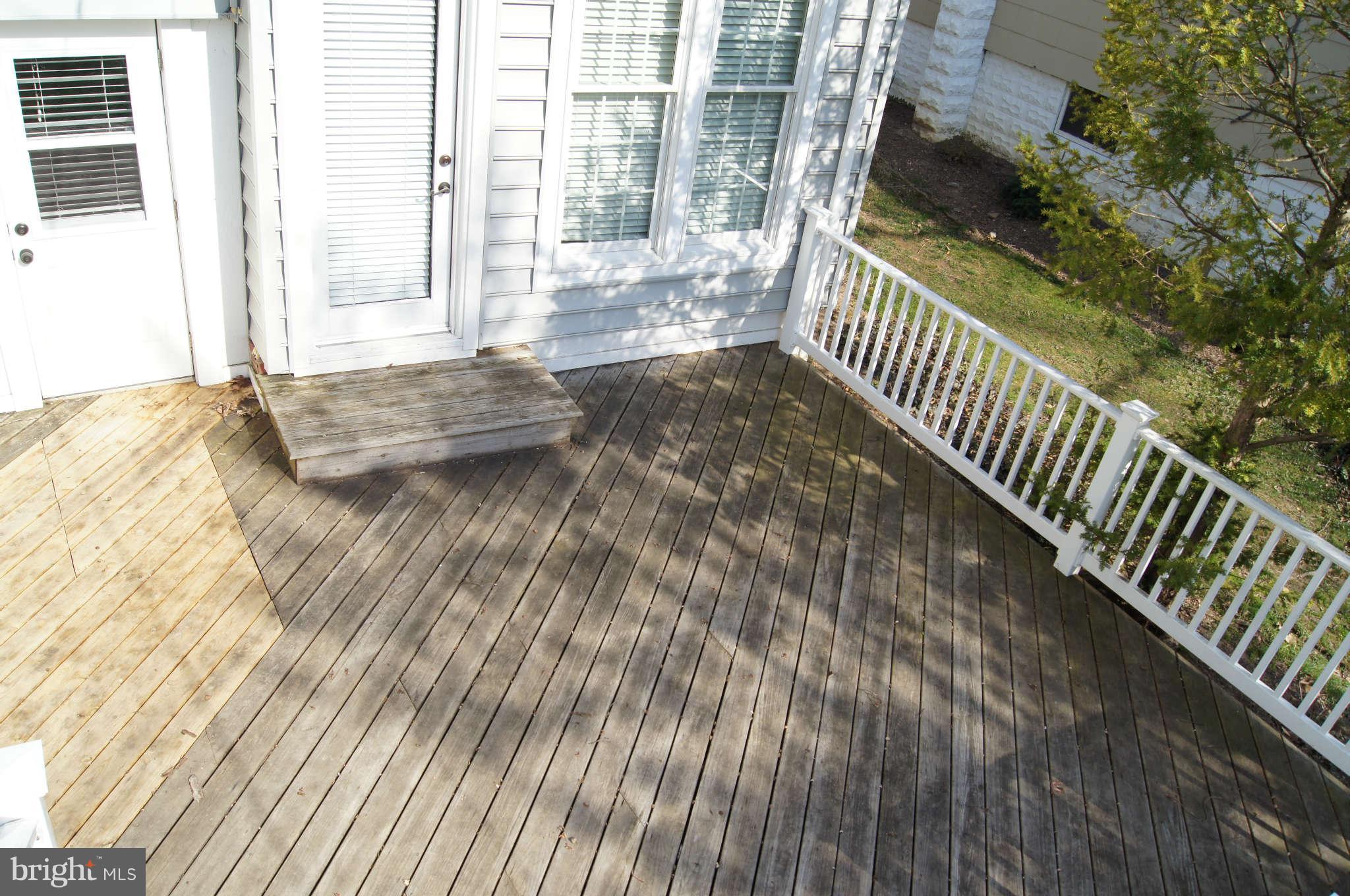 6520 Banbury Road Baltimore, MD 21239 - Photo 28 of 29 second deck