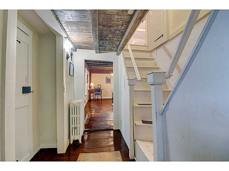 125 Howland Road East Greenwich, RI 02818 - Photo 3 of 25 Entry.