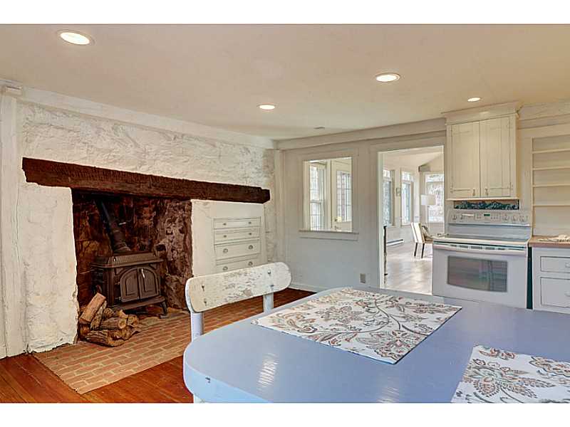 125 Howland Road East Greenwich, RI 02818 - Photo 10 of 25 Kitchen.