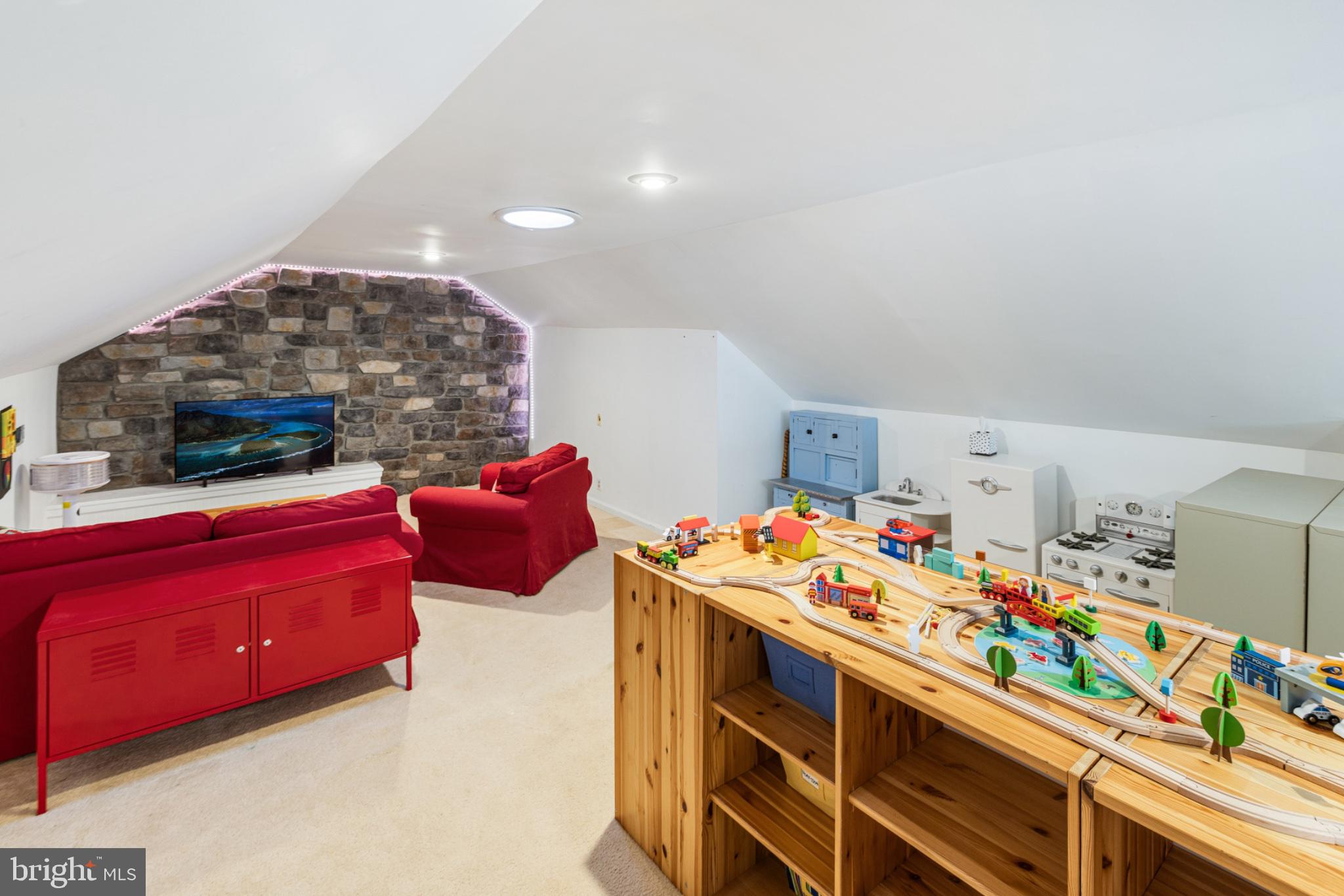 10707 Gordon Road Spotsylvania, VA 22553 - Photo 38 of 40 Attic Rec Area