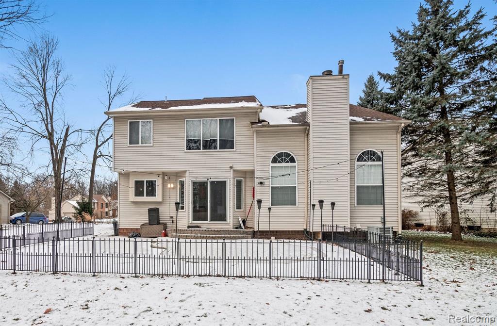 104 Chestnut Ridge Walled Lake, MI 48390 - Photo 43 of 47 Gallery Image 43