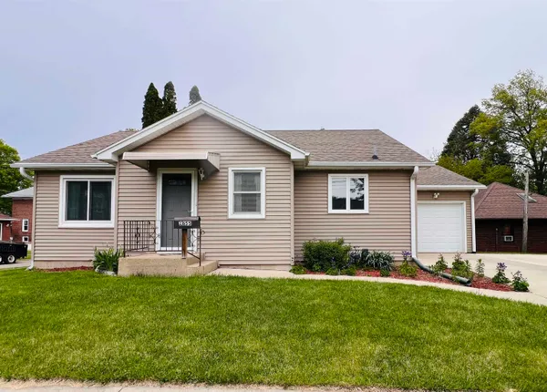 $131,655 | 1655 South Chicago Avenue, Freeport, IL 61032