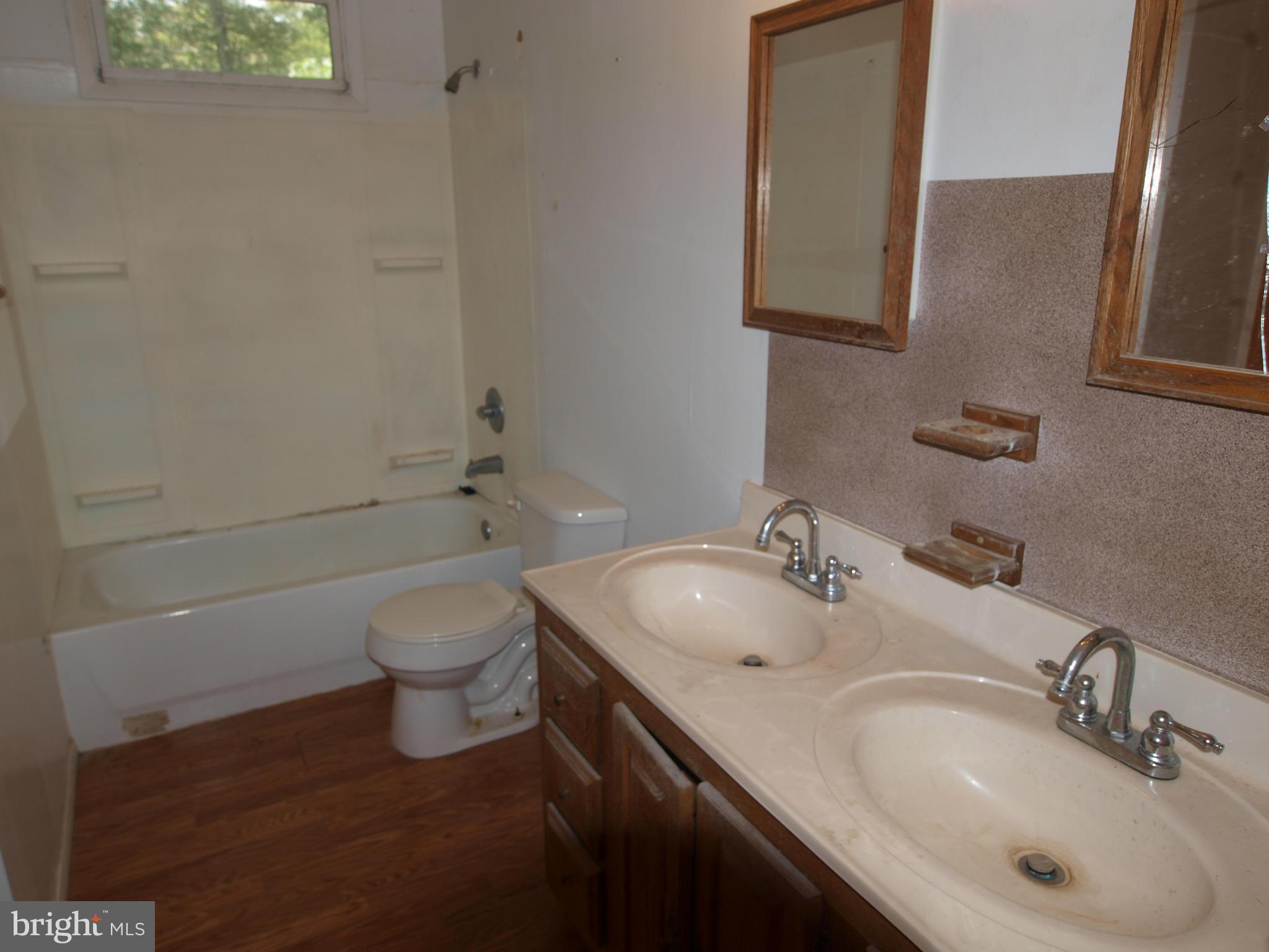 5275 Mackall Road St. Leonard, MD 20685 - Photo 12 of 29 Main House Bath