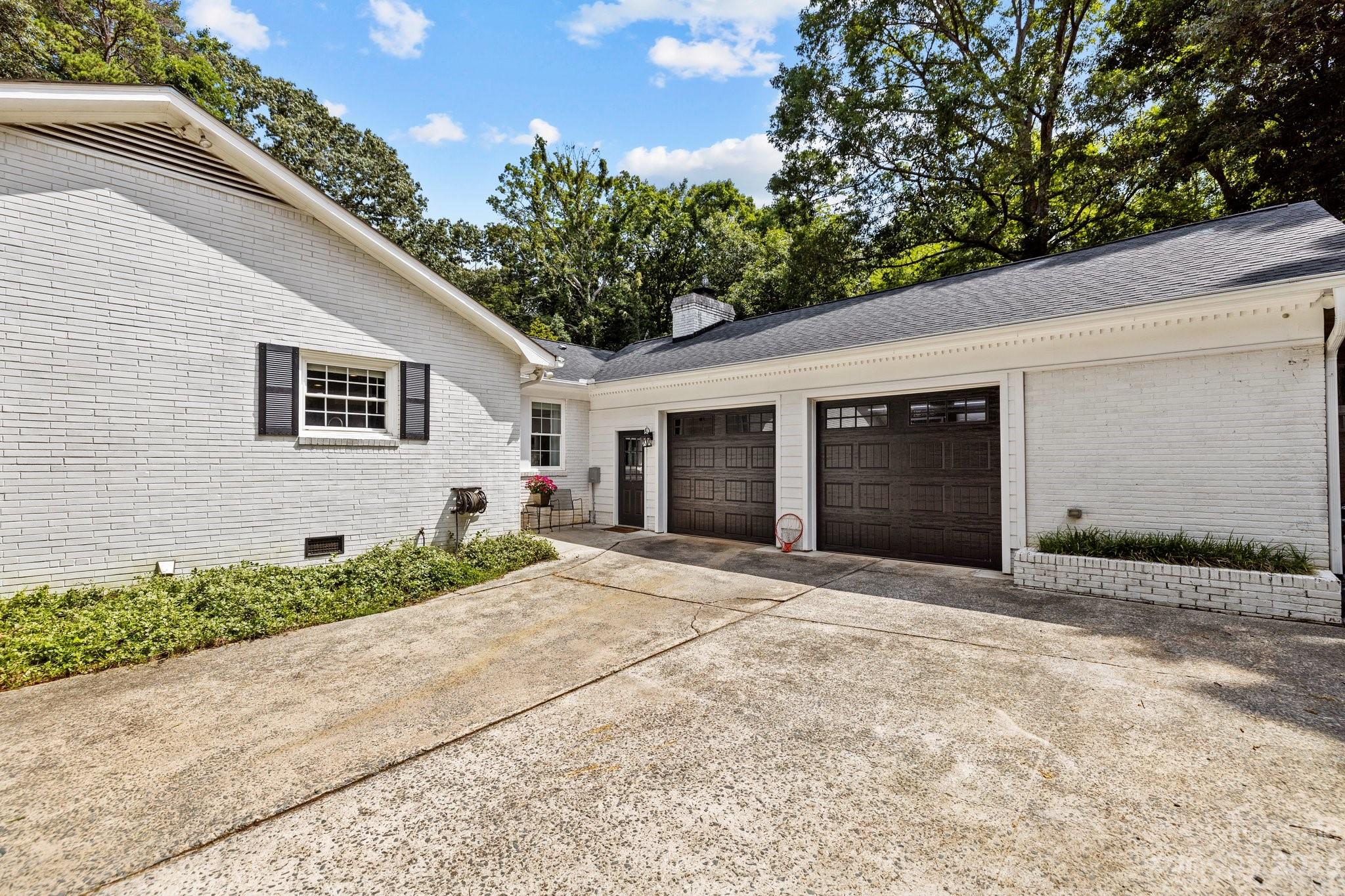 341 Bubbling Well Road Matthews, NC 28105 - Photo 39 of 46 Gallery Image 39