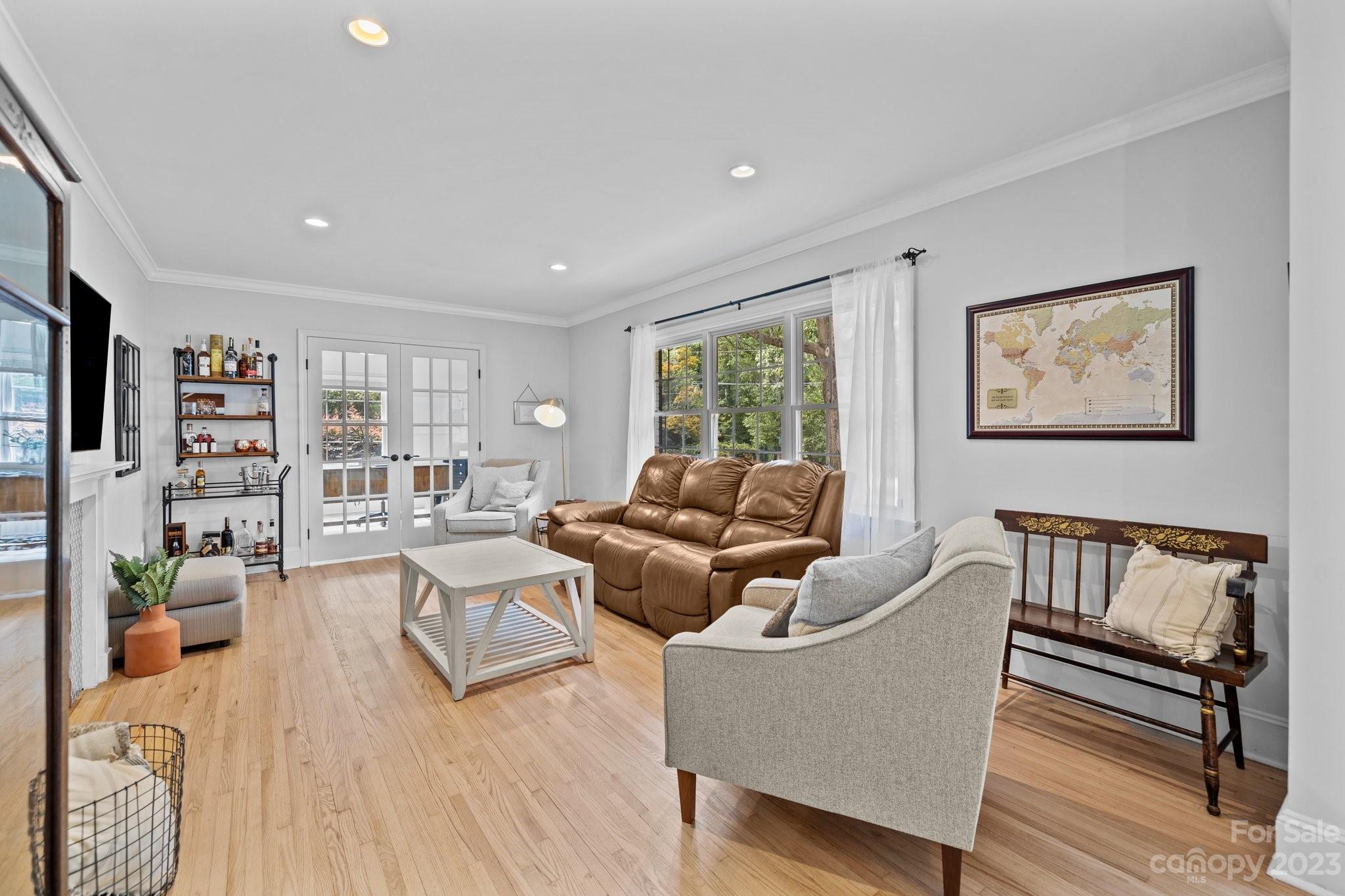 341 Bubbling Well Road Matthews, NC 28105 - Photo 4 of 46 Gallery Image 4