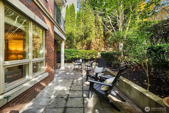 $1,045,000 | 726 Boylston Avenue East, Unit 5, Seattle, WA 98102