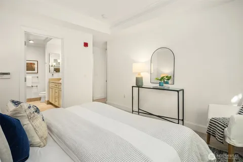 $1,045,000 | 726 Boylston Avenue East, Unit 5, Seattle, WA 98102