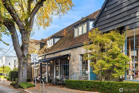 $1,045,000 | 726 Boylston Avenue East, Unit 5, Seattle, WA 98102