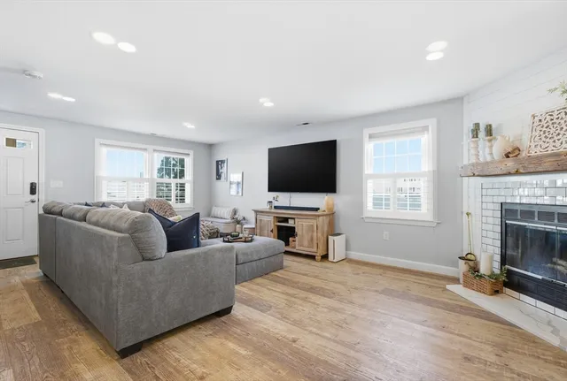 $369,000 | 501 Forest Park Drive, Unit 501, Auburn, MA 01501