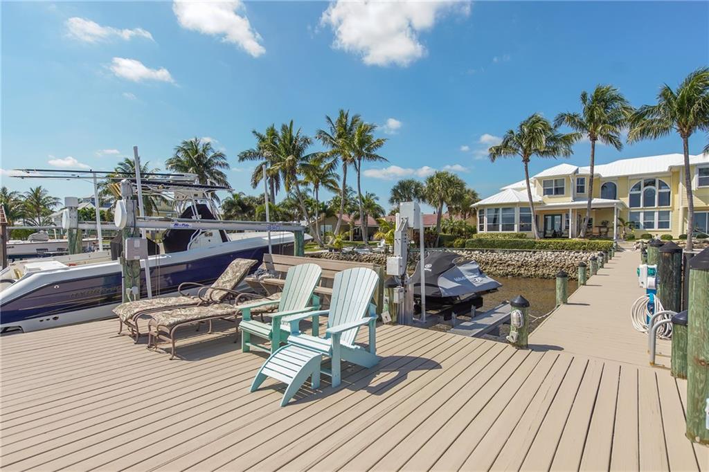 1290 Southwest Dyer Point Road Palm City, FL 34990 - Photo 8 of 81 Gallery Image 8