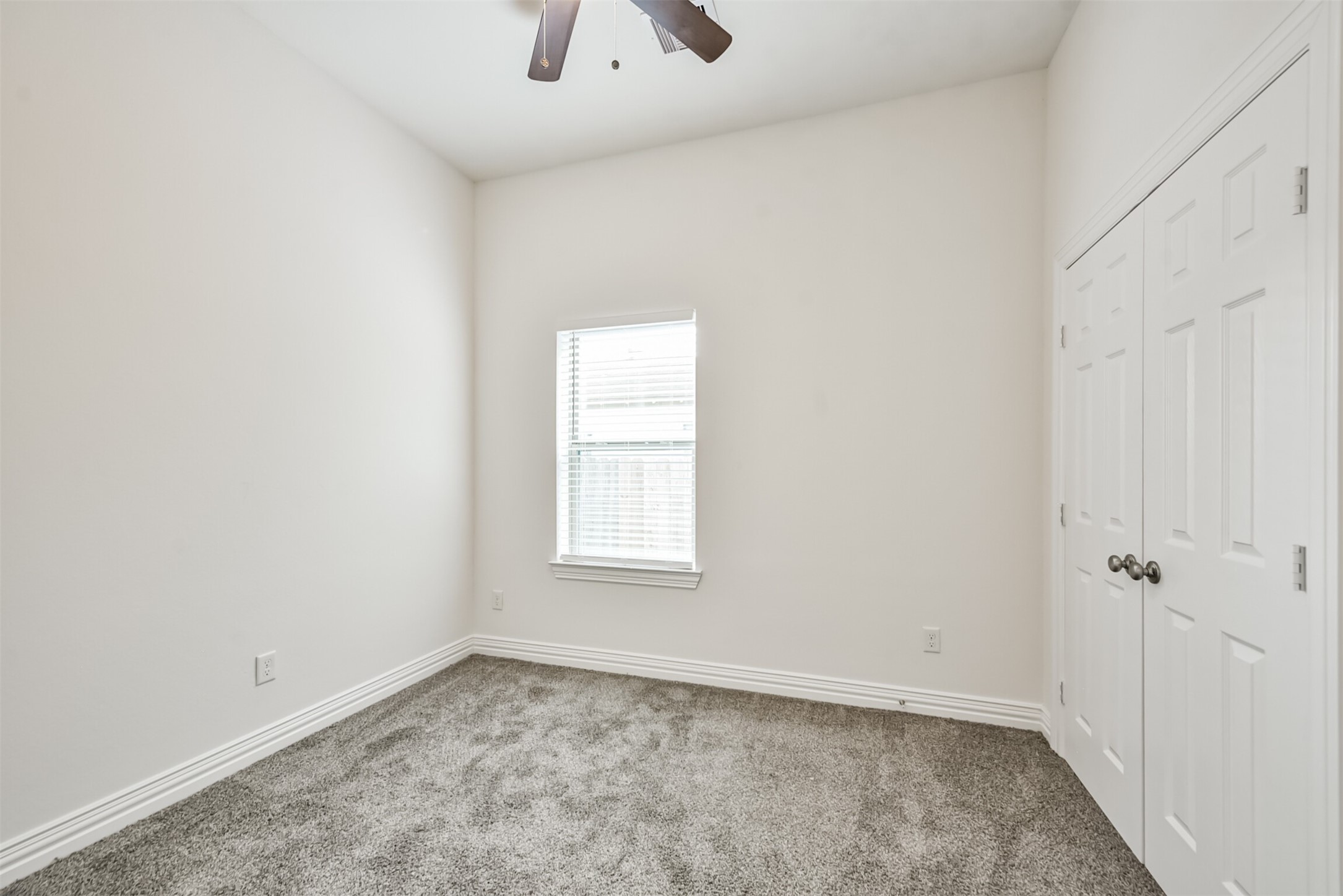 5114 Higgins Street, Unit A Houston, TX 77033 - Photo 22 of 28 an empty room with a window