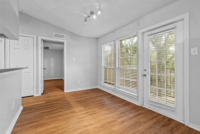 $1,195 | 6804 North Capital Of Texas Highway, Unit 522, Austin, TX 78731