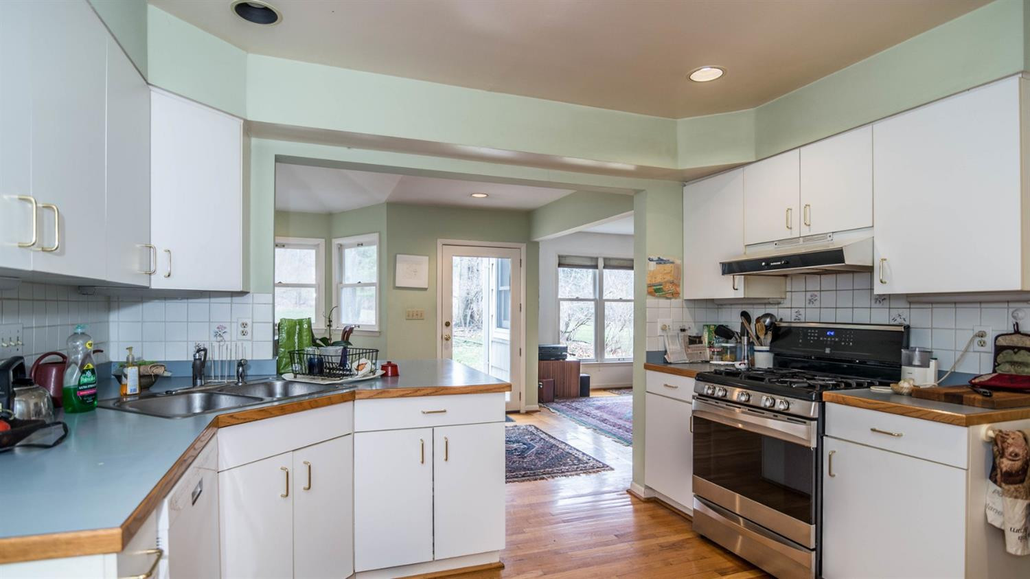 2527 Devonshire Road Ann Arbor, MI 48104 - Photo 13 of 50 Photo 13