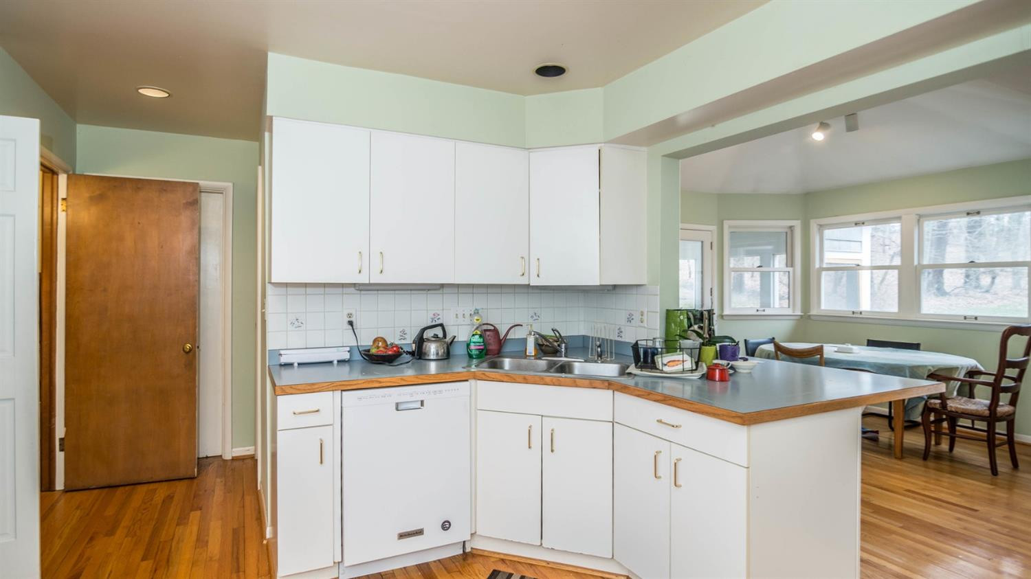 2527 Devonshire Road Ann Arbor, MI 48104 - Photo 10 of 50 Photo 10
