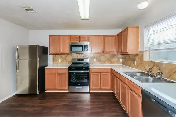$2,065 | 2730 Skyview Grove Court, Houston, TX 77047
