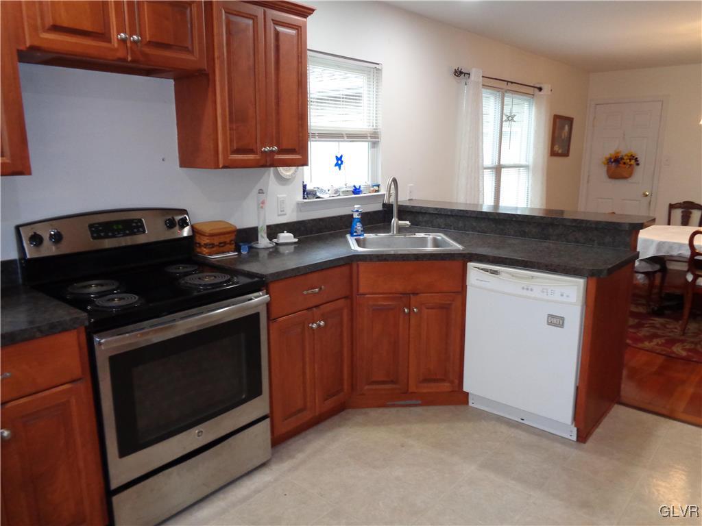4849 Yorkshire Road Walnutport, PA 18088 - Photo 15 of 27 Gallery Image 15