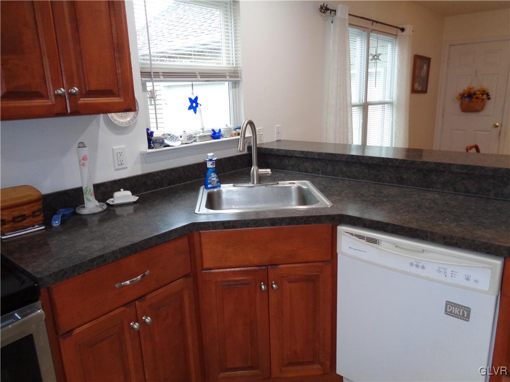 4849 Yorkshire Road Walnutport, PA 18088 - Photo 16 of 27 Gallery Image 16
