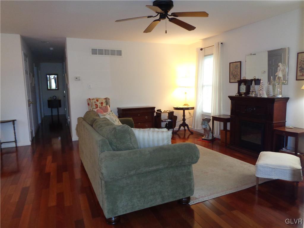 4849 Yorkshire Road Walnutport, PA 18088 - Photo 8 of 27 Gallery Image 8
