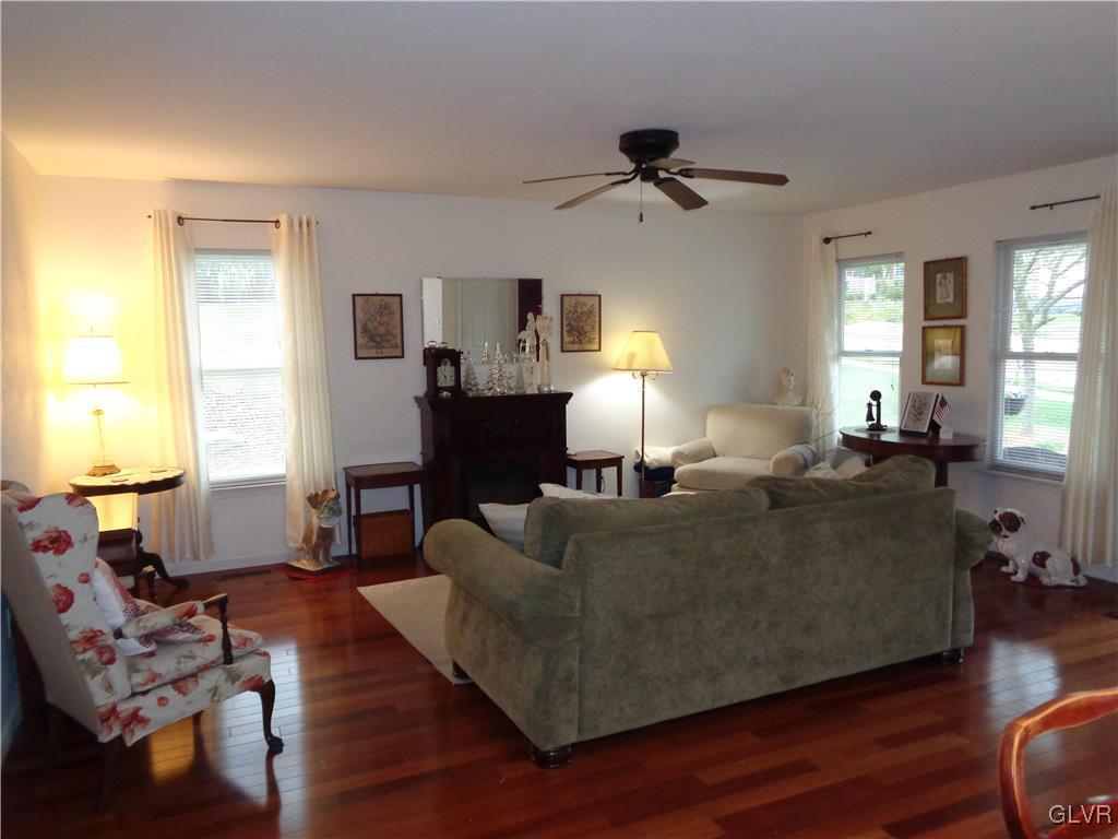 4849 Yorkshire Road Walnutport, PA 18088 - Photo 9 of 27 Gallery Image 9