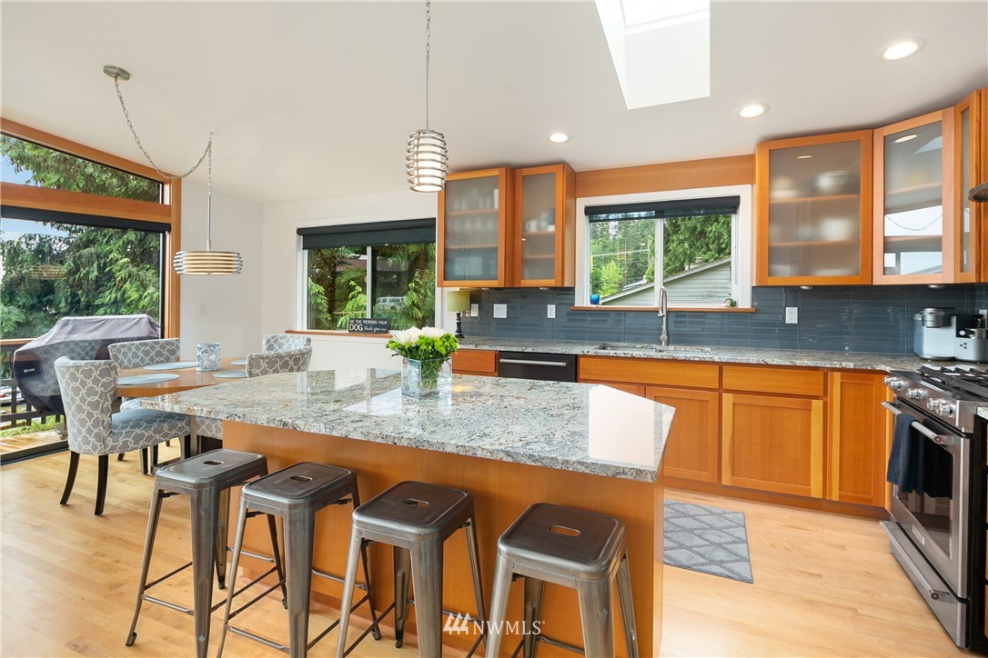 22622 3rd Avenue Southeast Bothell, WA 98021 - Photo 7 of 25